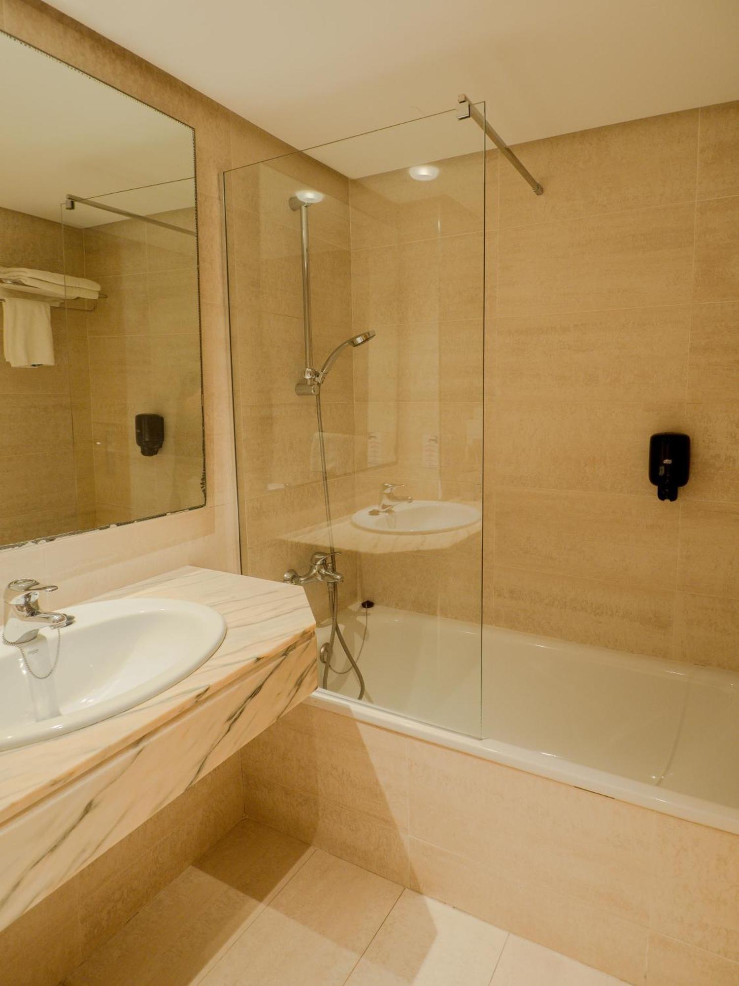 Hotel Santa Maria Playa Cala Millor  Ngoại thất bức ảnh